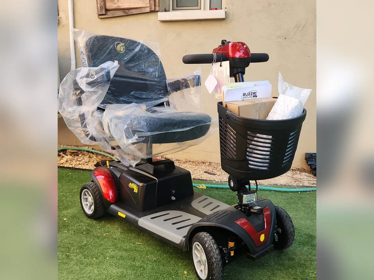 קלנועית Golden Buzzaround XLS-HD GB147Z, צילום: קובי זאוארו, קלנועית מרכז